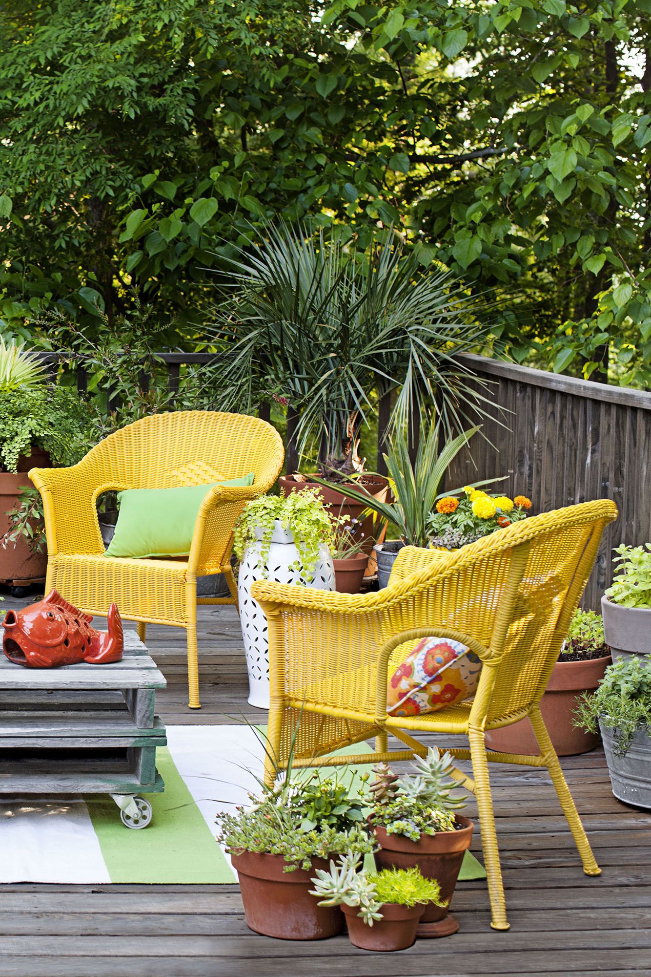 25 Small Backyard Ideas - Small Backyard Landscaping and Patio Designs