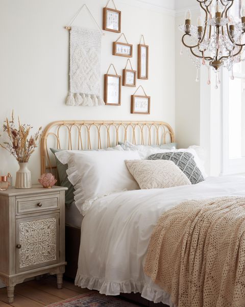21 Small Bedroom Decorating Ideas To Fall In Love With