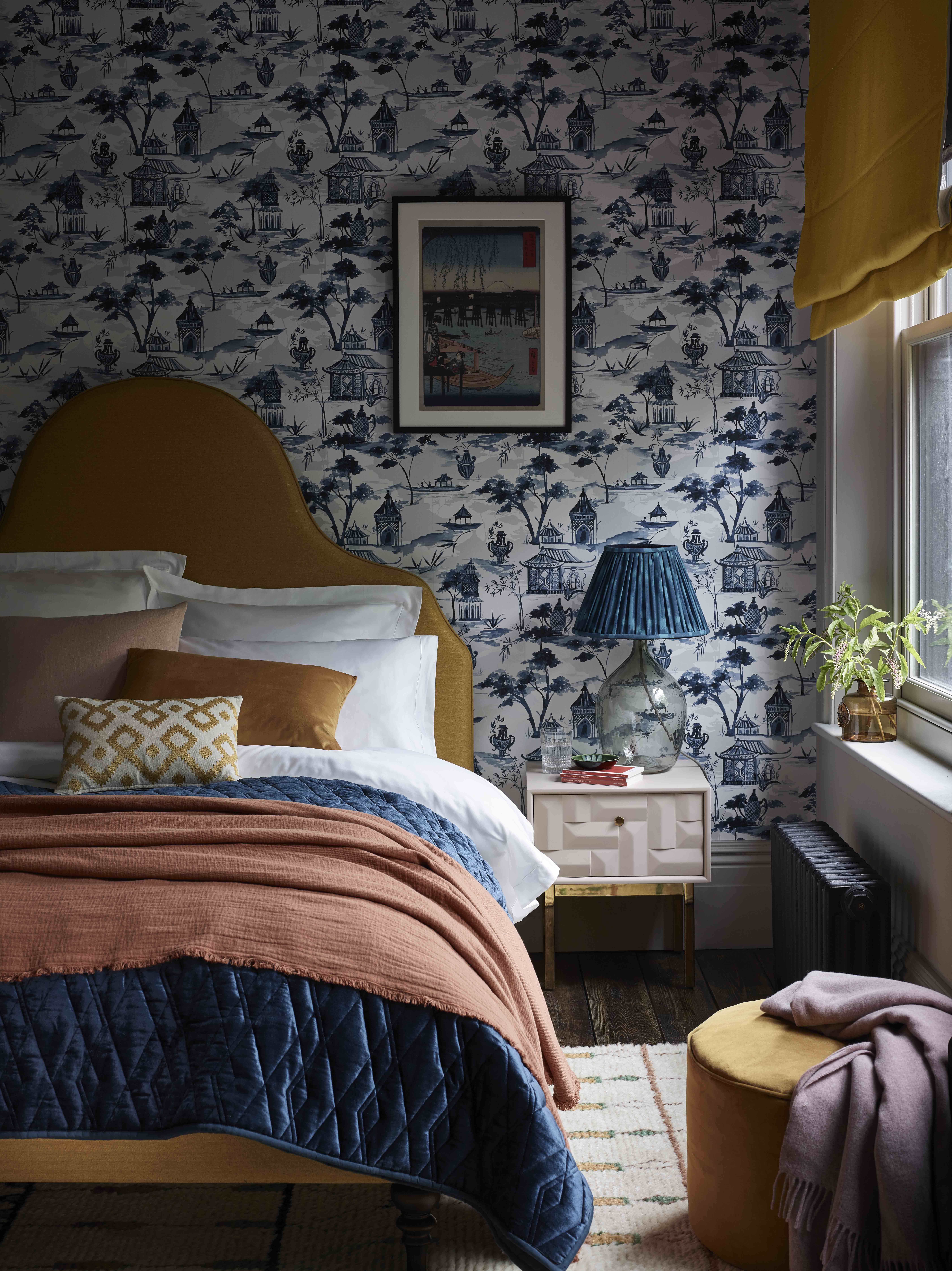 Không gian phòng ngủ nhỏ cũng có thể được trang trí đẹp mắt và thoải mái. Hãy khám phá những ý tưởng trang trí độc đáo để tối ưu hóa không gian của bạn.
