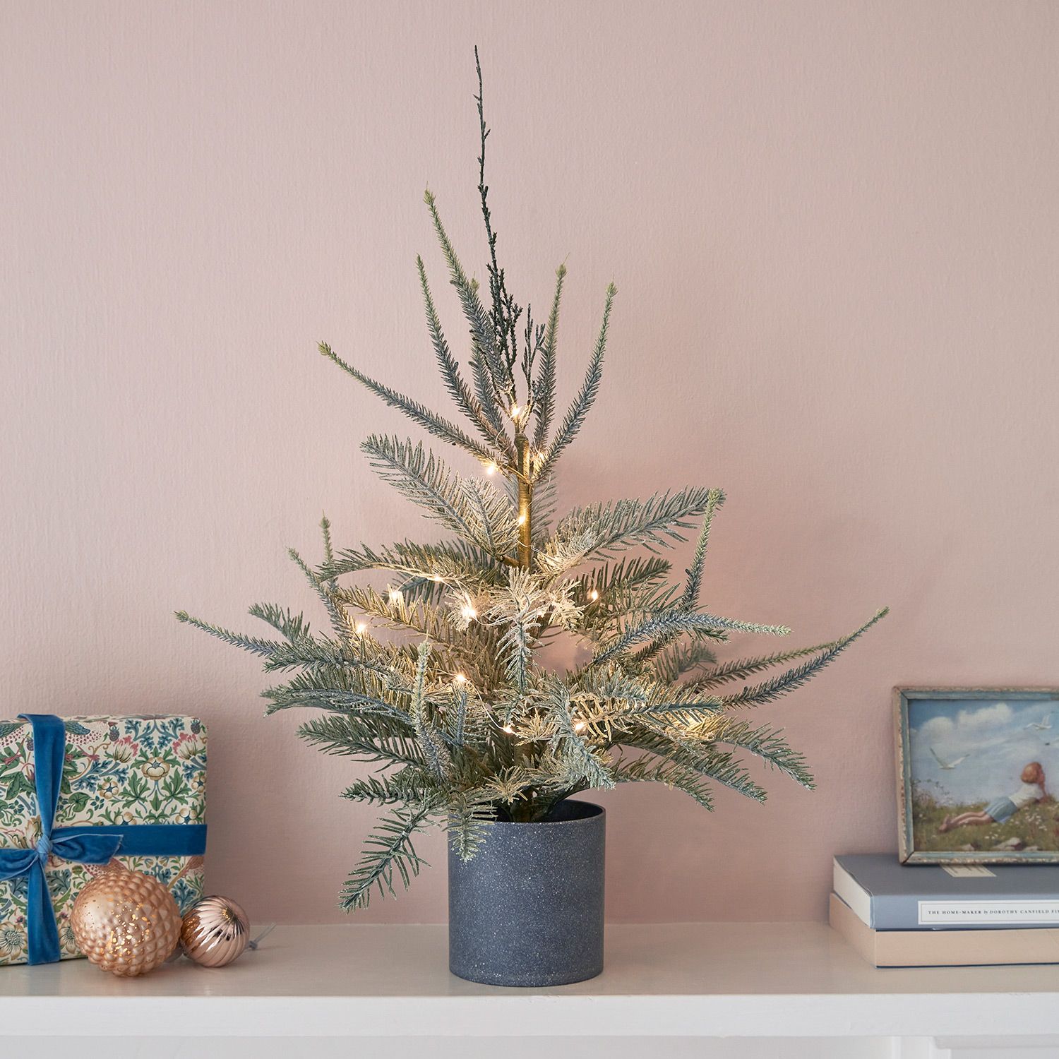 Small Mini Table Top Christmas Tree XMAS 45cm Green DECOR  NEW HOT GREEN TE 