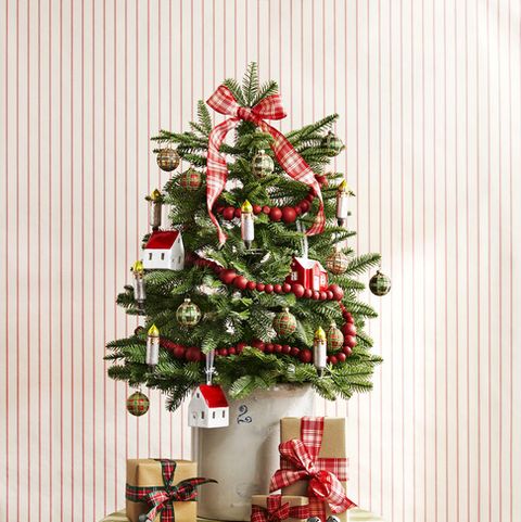 Download 48 Best Small Christmas Trees Ideas For Decorating Mini Trees