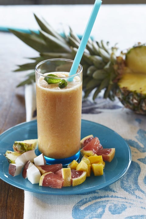 Smoothie met grapefruit, banaan en ananas Smoothie grapefruit banaan ananas