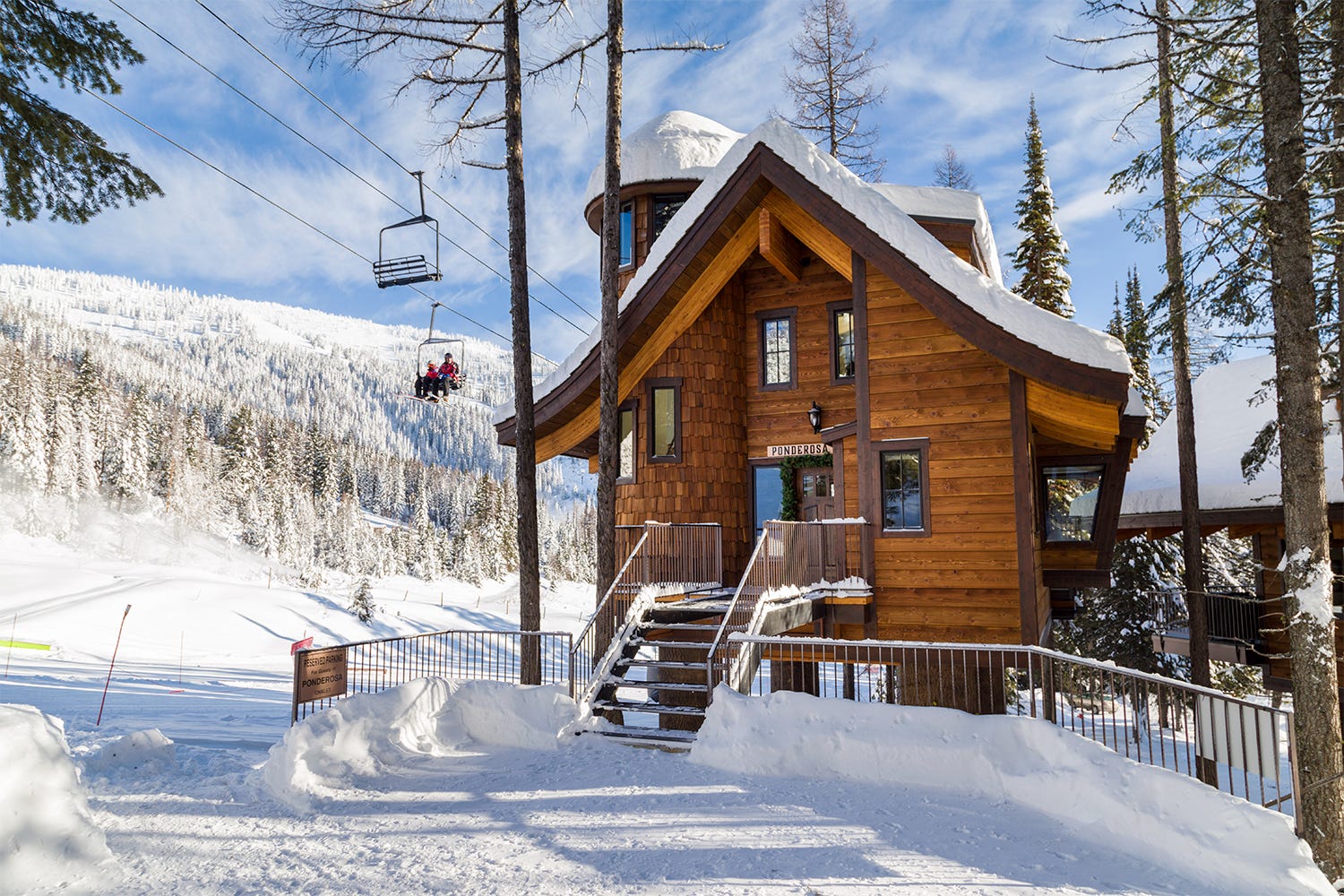 Why Whitefish, Montana is *the* Small Town to Visit This Winter