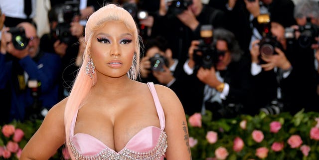Nicki Minaj celebrates being "sober and loving life"