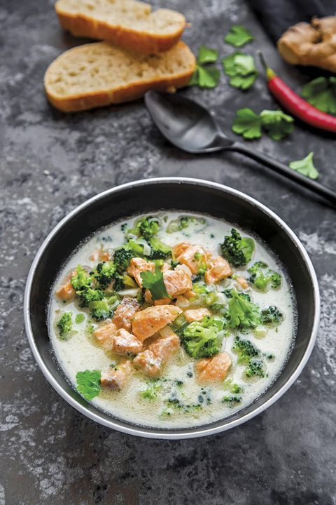 receta sopa de salmón y brócoli