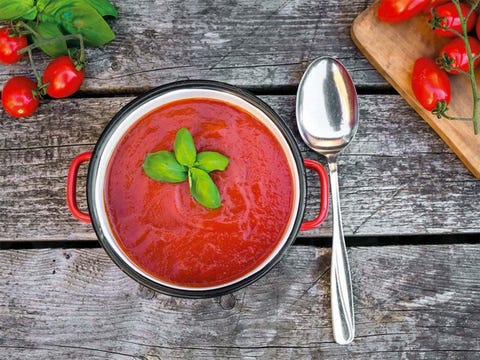 sopa de tomate y cerezas