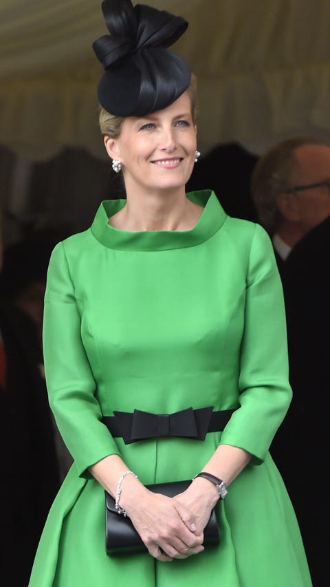 60+ Photos of the Royal Family Wearing Green - Queen Elizabeth ...