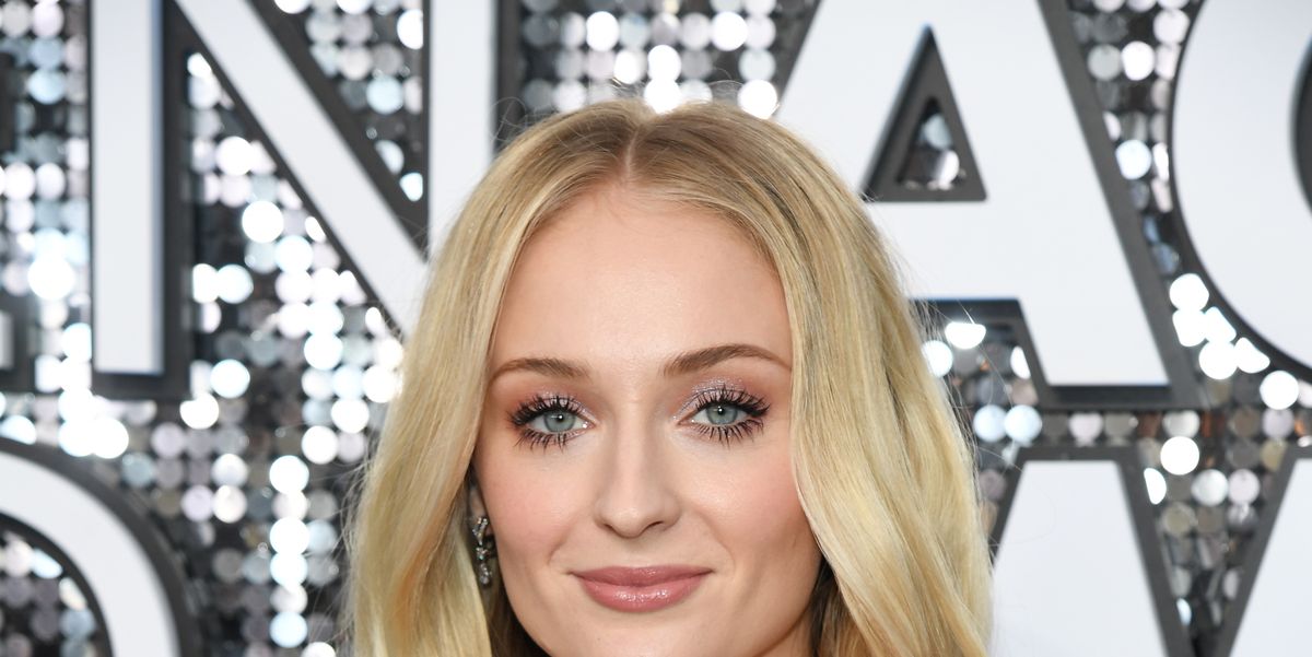 Game Of Thrones Star Sophie Turner Shares Throwback Cast Photo 9800