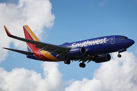 hundreds of southwest airlines flights canceled since last week as airline deals with "operational emergency"