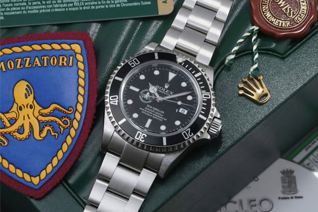Vintage Watches vs Modern Watches - featuring Rolex Submariner