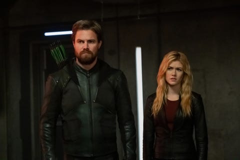 supergirl crisis on infinite earths part one image number spg509b0207rjpg pictured l r stephen amell as oliver queengreen arrow and katherine mcnamara as mia photo katie yuthe cw © 2019 the cw network, llc all rights reserved