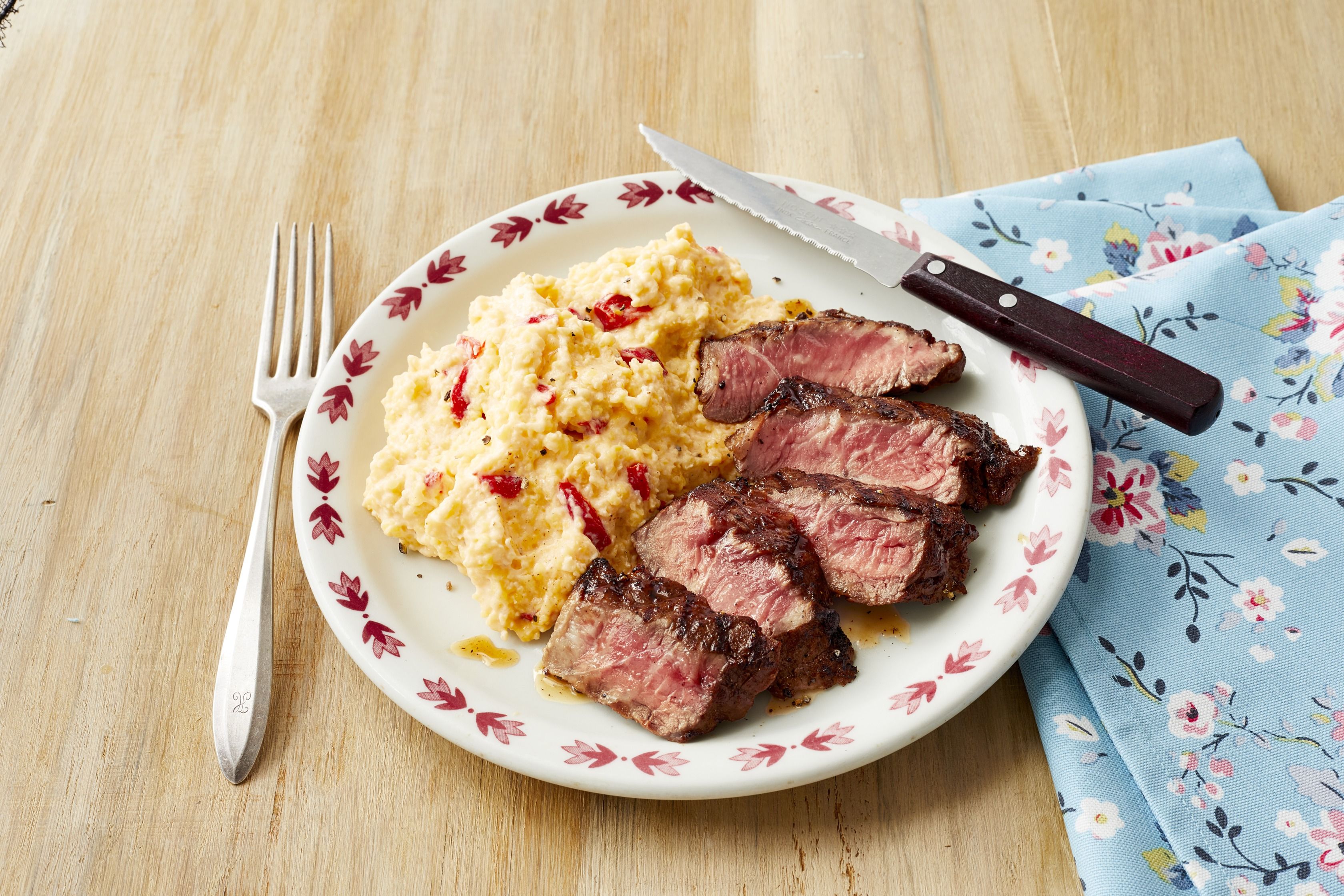 Best Spicy Steak With Pimiento Cheese Grits How To Make Spicy Steak With Pimiento Cheese Grits