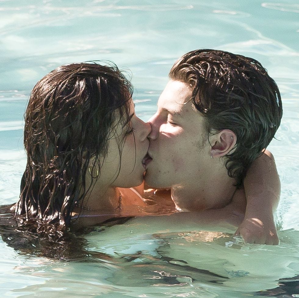 Pool makeout