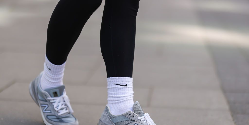 hurken joggen Supermarkt Trendalert: maak jouw gymlook compleet met deze sokken