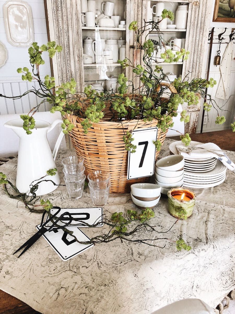 Wicker Baskets Flowers/table Decorations/arrangements/weddings/occasions. 