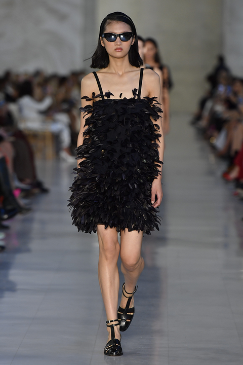 spring summer 2022 trends feathers max mara 1646665480
