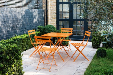 PARC Set of 2 orange metal folding chairs PARC Set of 2 orange metal folding chairs, Habita