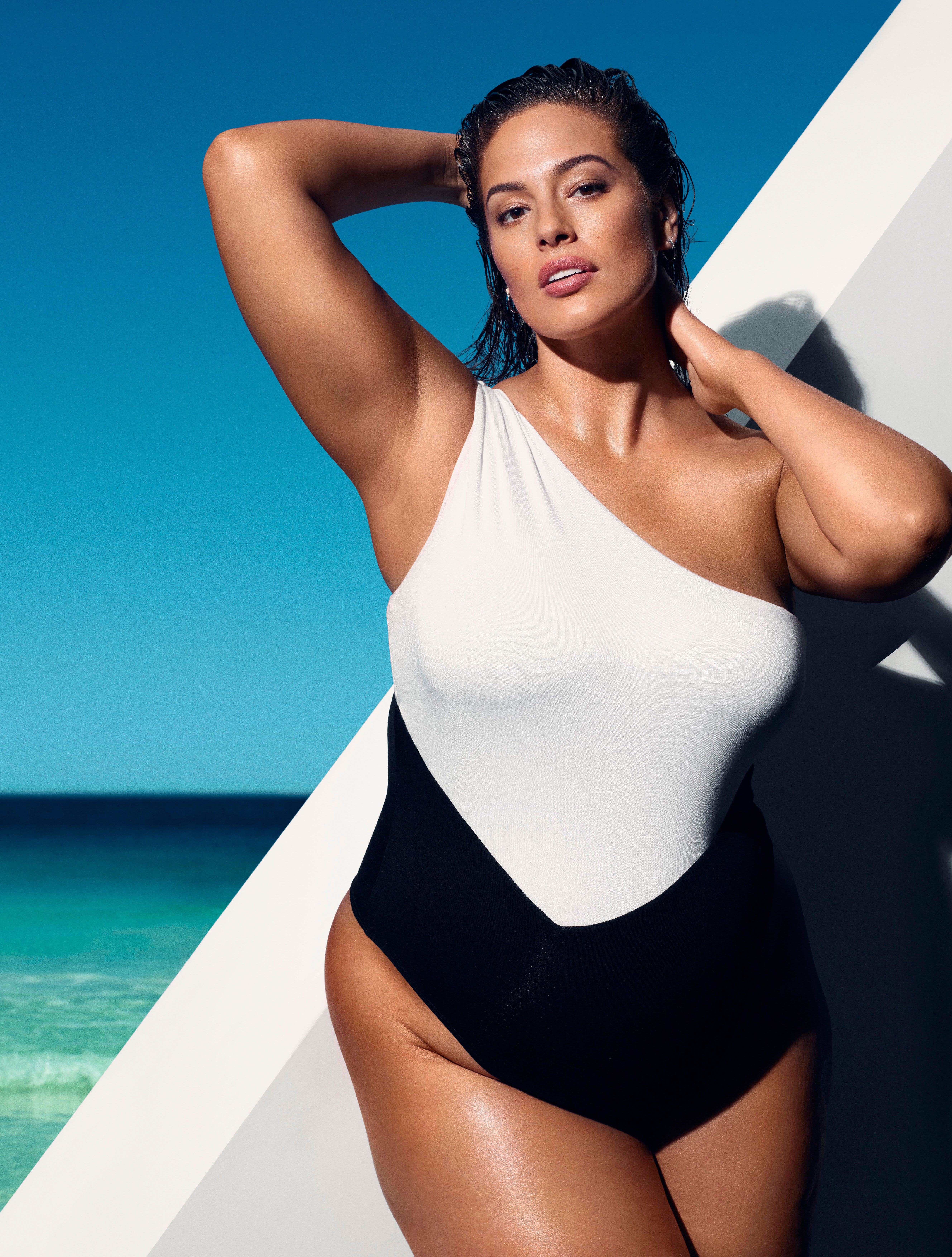 Ashley Graham Talks St. Tropez, Postpartum Beauty, and Squatty Pottys