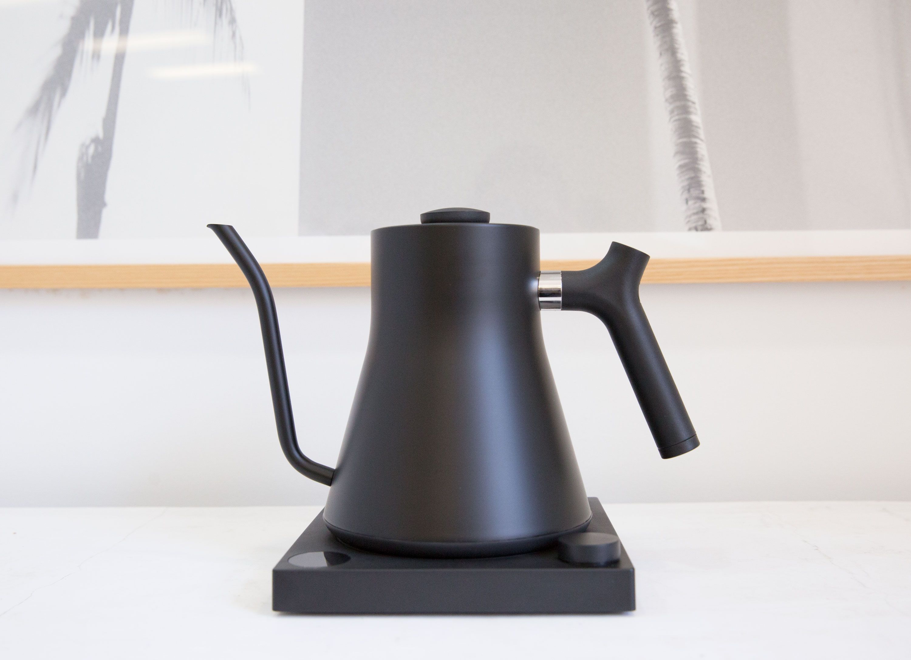 minimal electric kettle