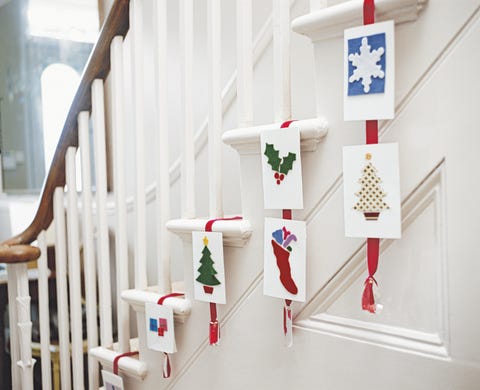 staircase christmas decor