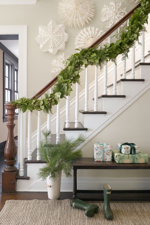 staircase christmas decorations