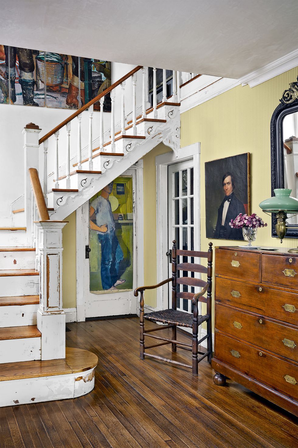 free house interior design with stairs