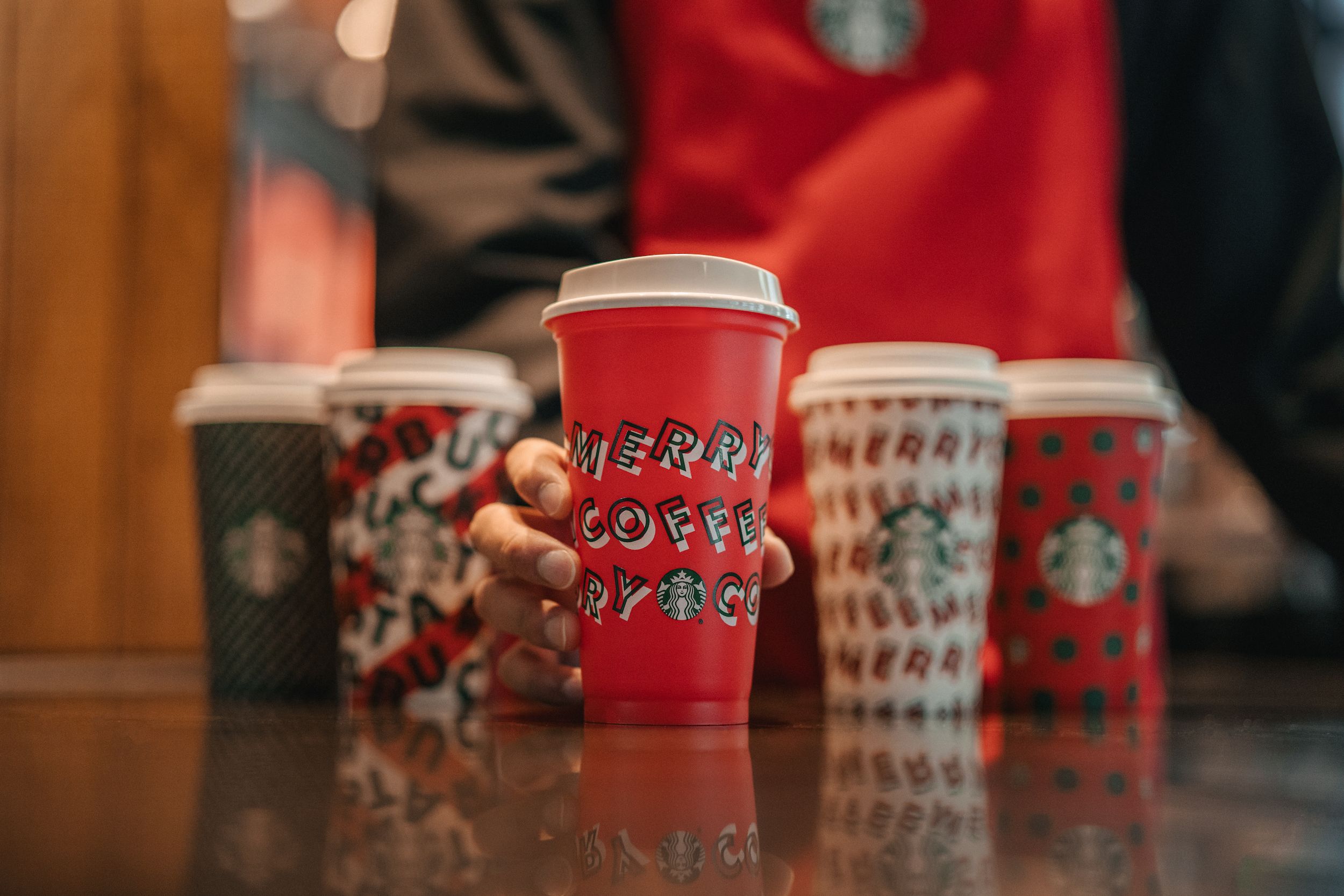 holiday coffee cups with lids