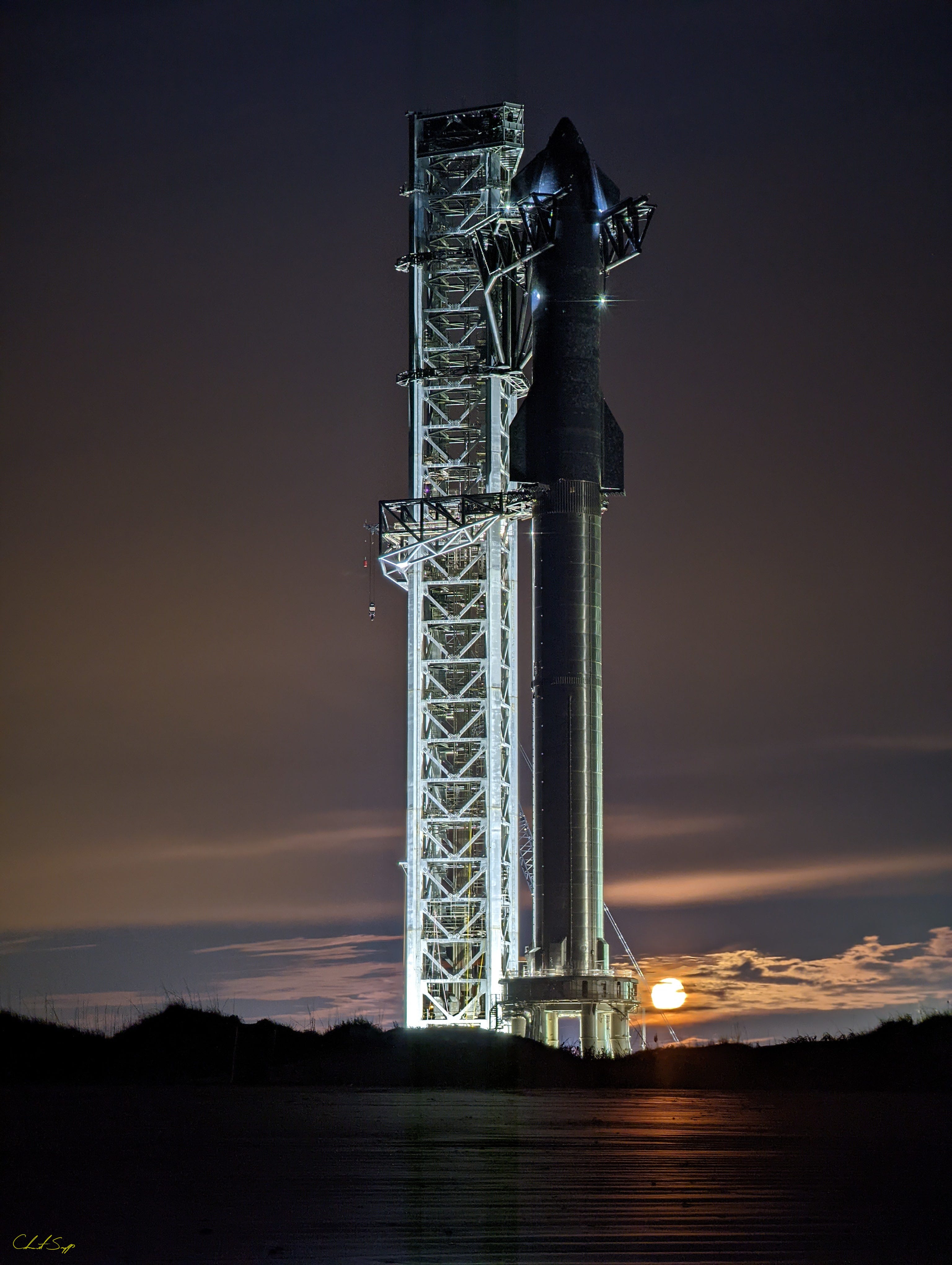 Welp, SpaceX's Starship Just Blew Up