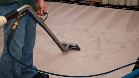 proceso de limpieza de alfombras a vapor