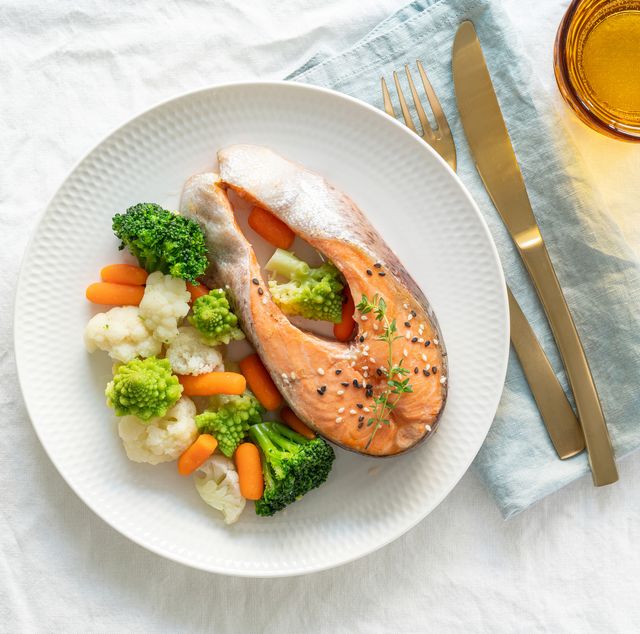 steam salmon and vegetables