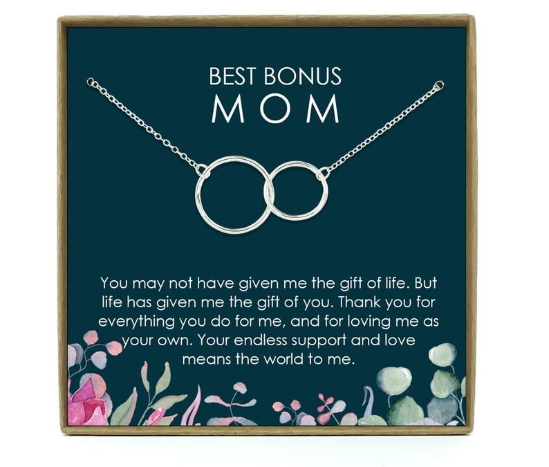 22 Stepmom Gift Ideas - Mother's Day 