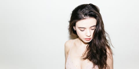 Hair, Face, White, Skin, Facial expression, Hairstyle, Lip, Shoulder, Beauty, Eyebrow, Hair, Face, White, Skin, Facial expression, Hairstyle, Lip, Shoulder, Beauty, Eyebrow,