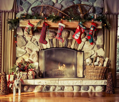 40 Christmas Mantel Decor Ideas Fireplace Holiday Decorations