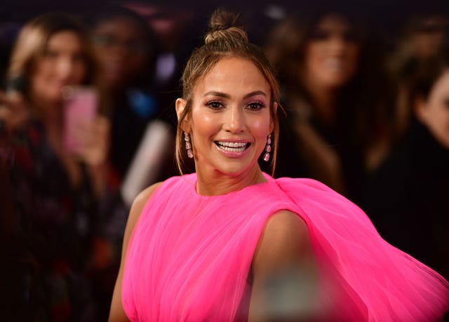 The 6 Product Jennifer Lopez S Makeup Artist Uses To Make Her