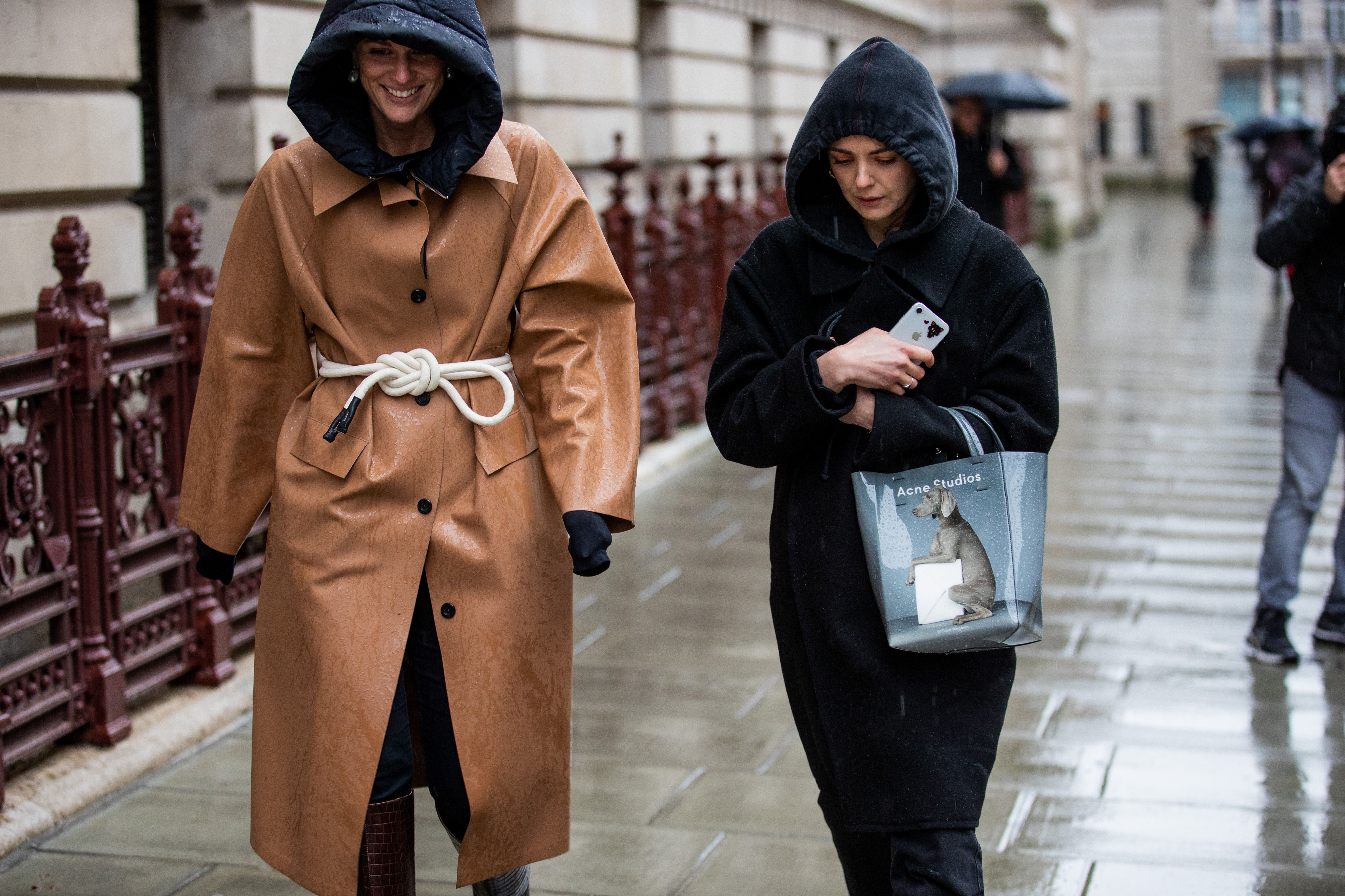 De mooiste regenjassen op een rijtje De perfecte regen outfit