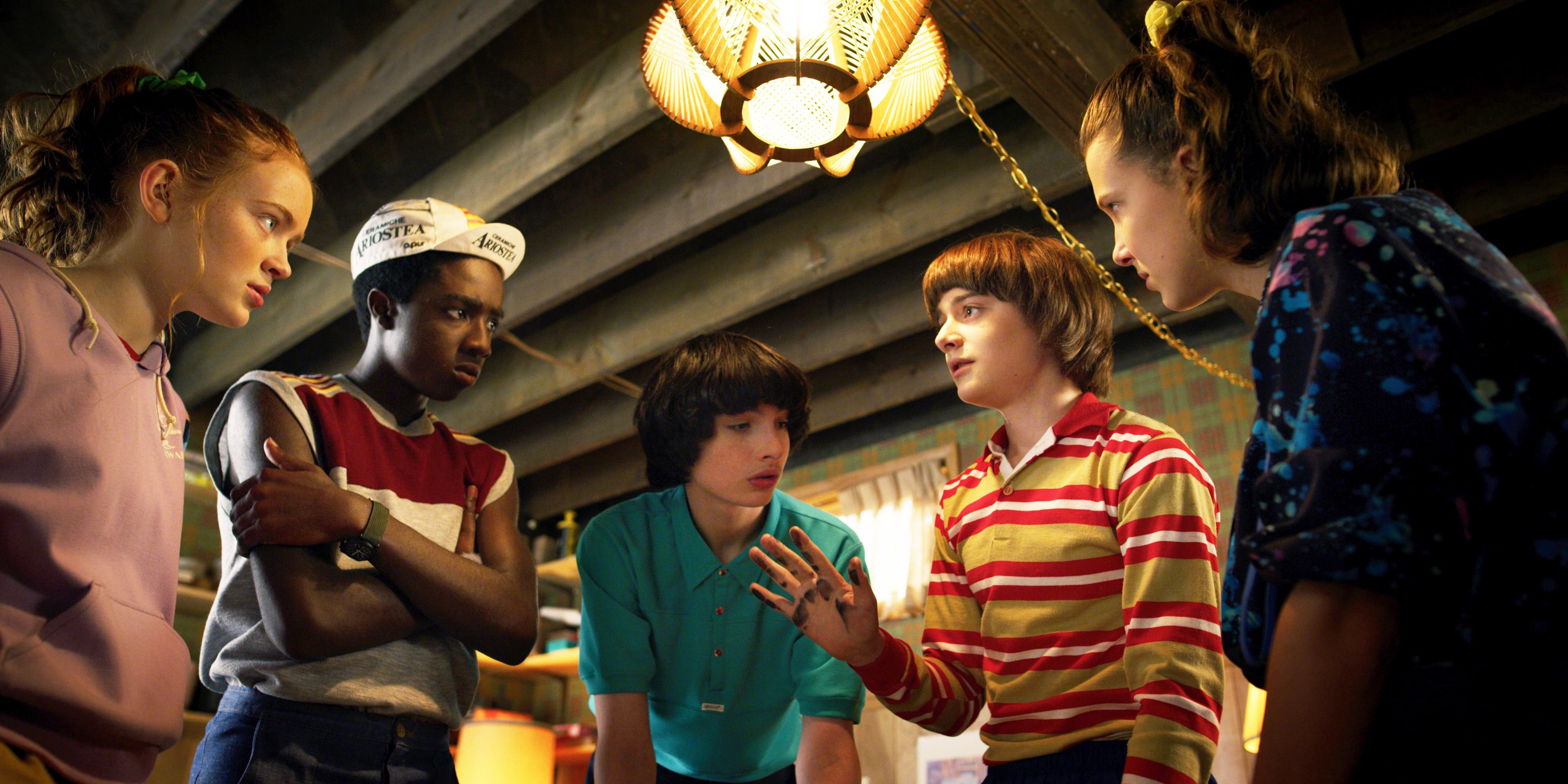 Stranger Things Boss Talks Season 3 Episode 1 S Surprise Cameo