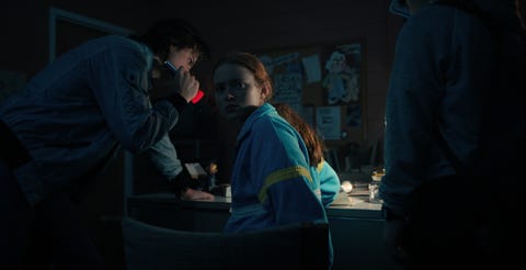 4 stranger things l to r joe keery as steve harrington and sadie sink as max mayfield in stranger things cr courtesy of netflix © 2022