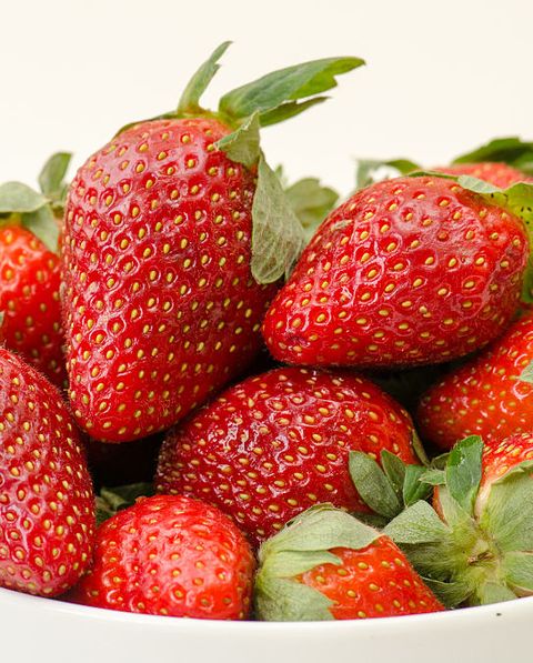 Natural foods, Strawberry, Strawberries, Fruit, Berry, Food, Frutti di bosco, Plant, Accessory fruit, Superfood, 