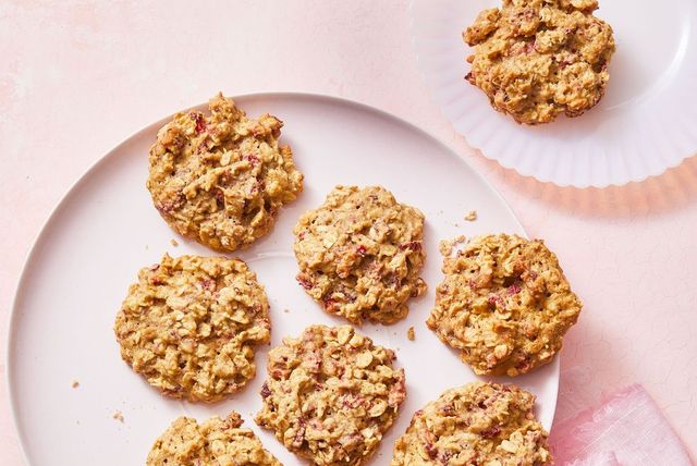 healthy valentine's day treats strawberry oatmeal cookies