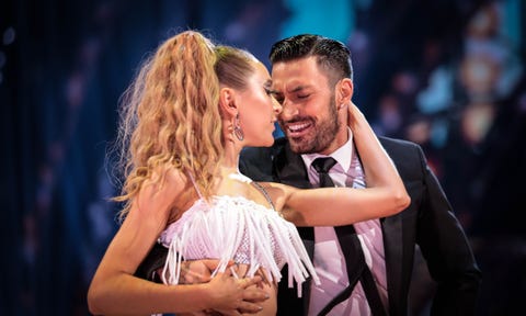 Los concursantes de danza delicada Rose Aaling Ellis y Giovanni Bernice entran en juego