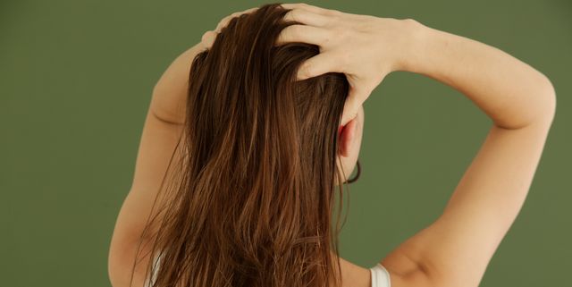 髪が傷む ドライシャンプーにまつわる5つの誤解と正しい使い方