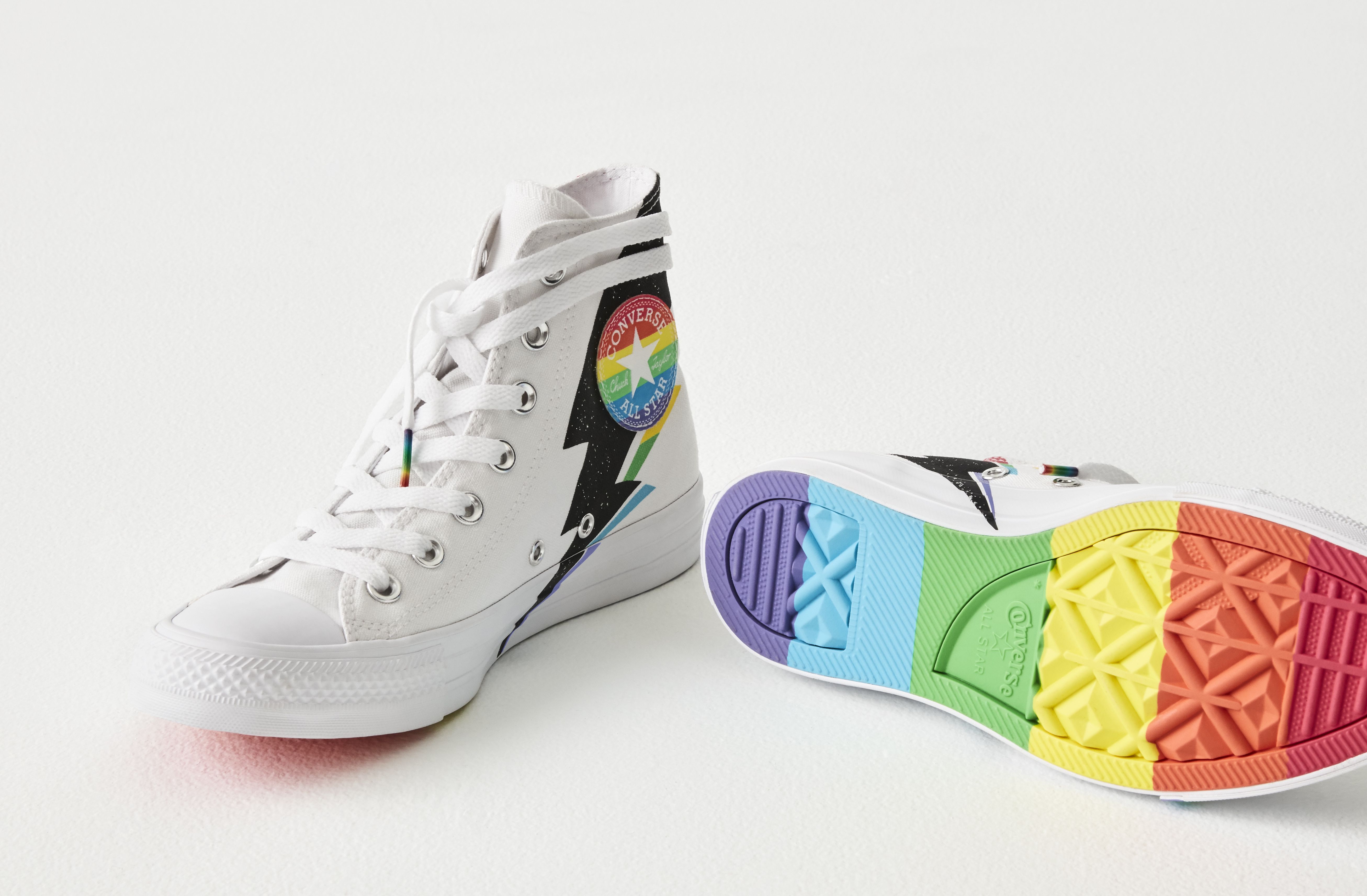 Camión golpeado Fundir Visión Converse lanza su colección de zapatillas Pride 2019