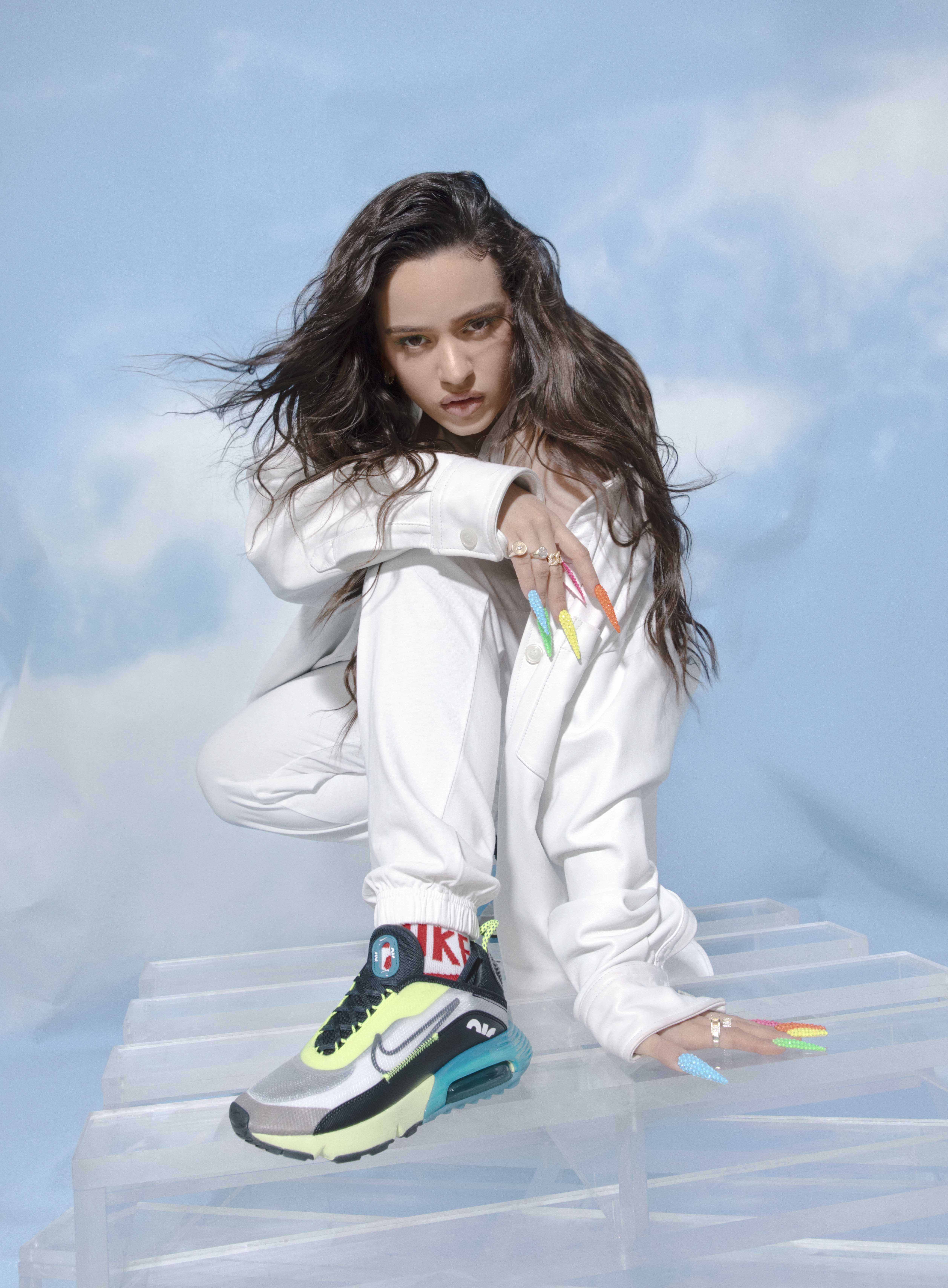 Rosalía se en la nueva Nike