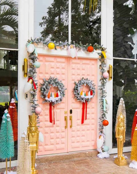30+ Spectacular Outdoor Christmas Decorations | Best Holiday Home Decor