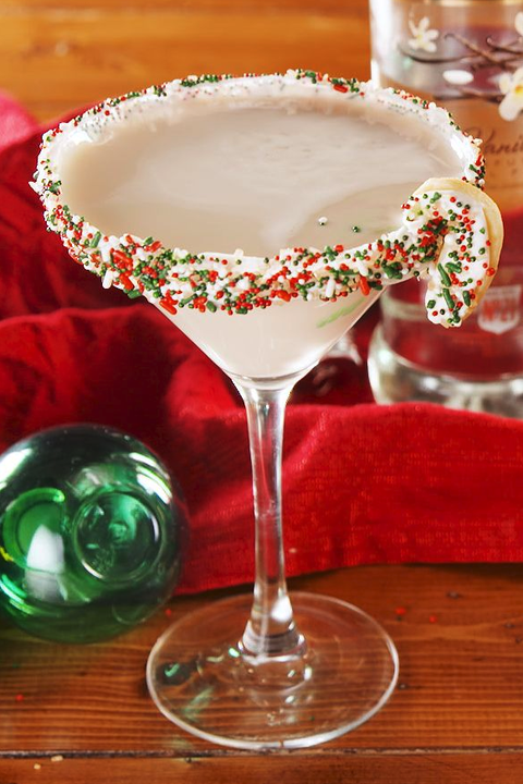 45 Easy Christmas Cocktails - Holiday Drink Recipe Ideas to Keep You Warm
