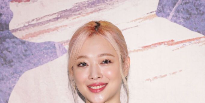 K-pop star Sulli has been found dead in her home