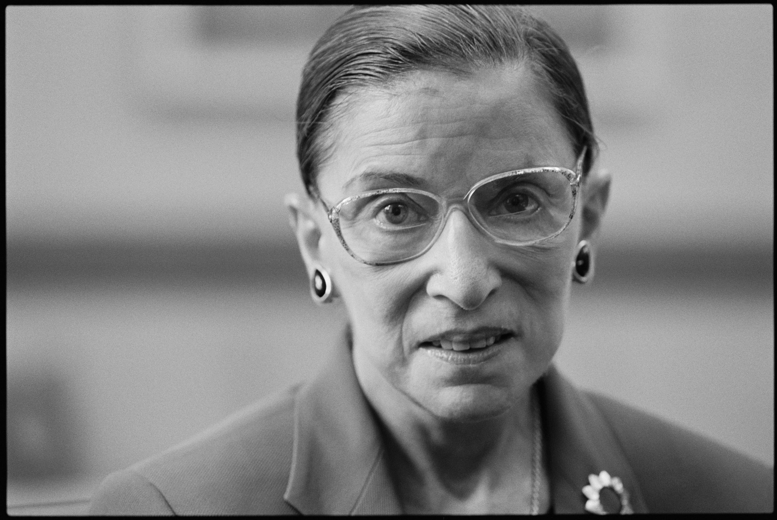 Celebrities and Politicians Pay Tribute to Justice Ruth Bader Ginsburg