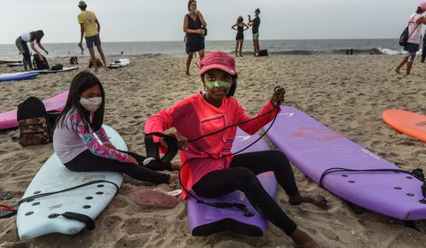 nyc black surfers association hold paddle out in honor of breonna taylor
