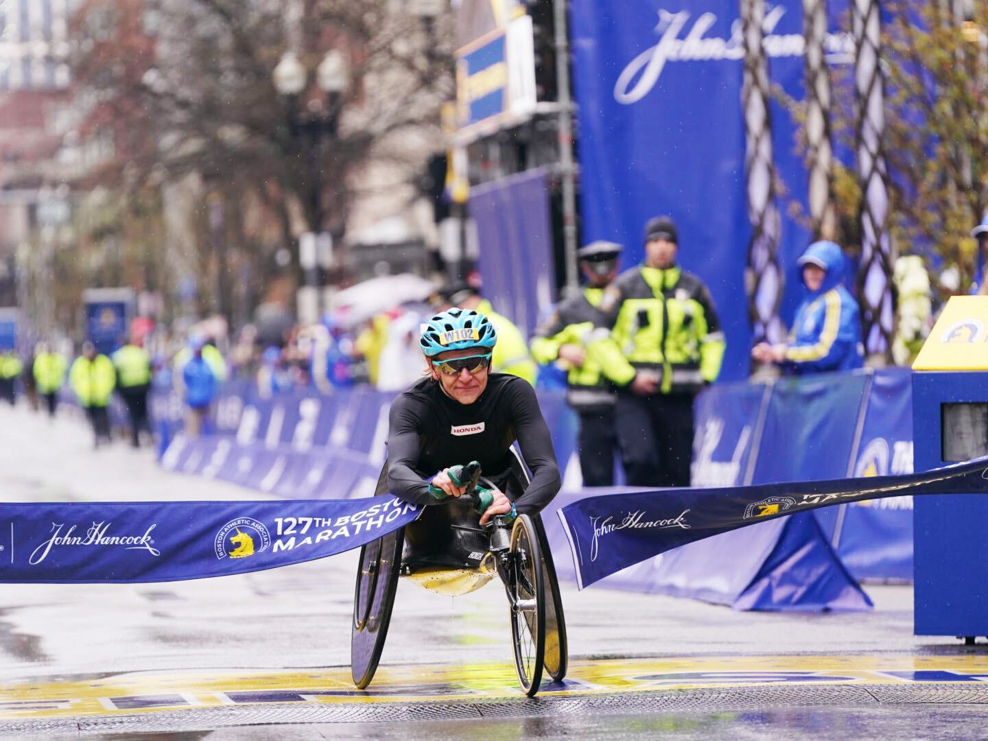 Boston Marathon Wheelchair Champion Overcame a Big Malfunction