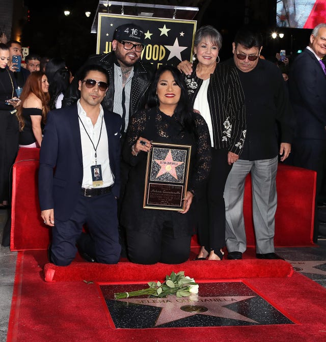 selena hollywood walk of fame suzette quintanilla